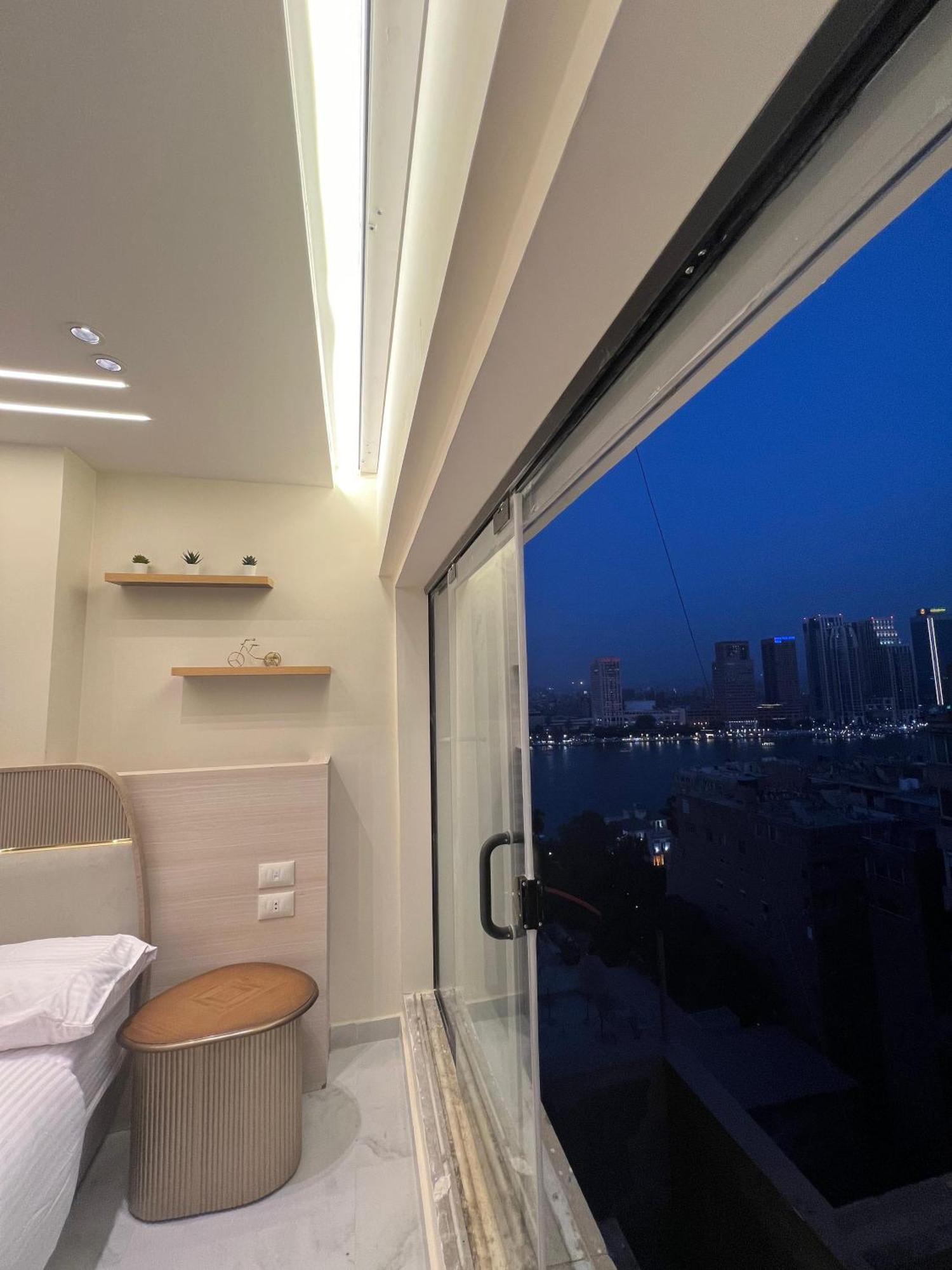 Luxurious Studio Nile View In Zamalek Apartment Cairo Exterior photo